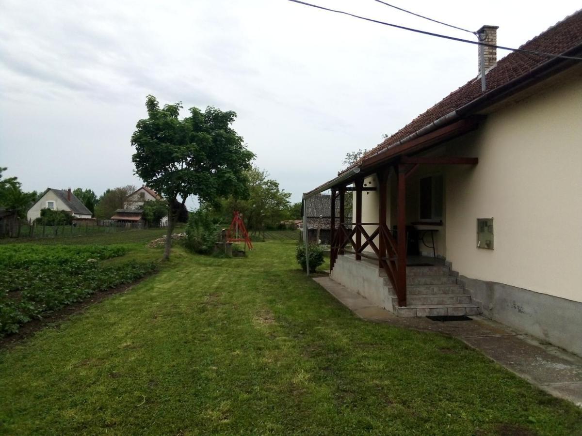 Oeregakac Vendeghaz Villa Tiszaladány Exterior photo